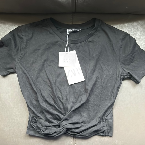 Zara Tops - Zara crop top nwt